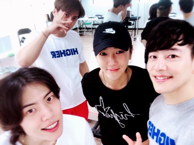 superjunior18周年全员的名字,superjunior经典视频