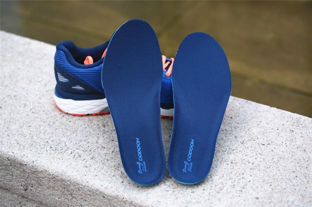 咕咚厚底跑鞋测评,299超轻软底跑鞋