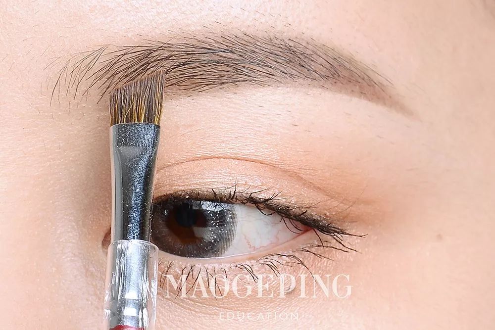 50岁画眉毛眉形怎么画比较好看,简单画眉毛的步骤手把手教你学会