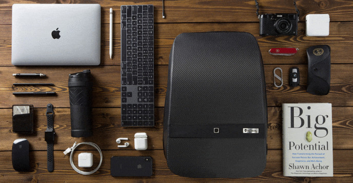 众筹排行榜：内置摄像头的双肩包，功能还贼多！