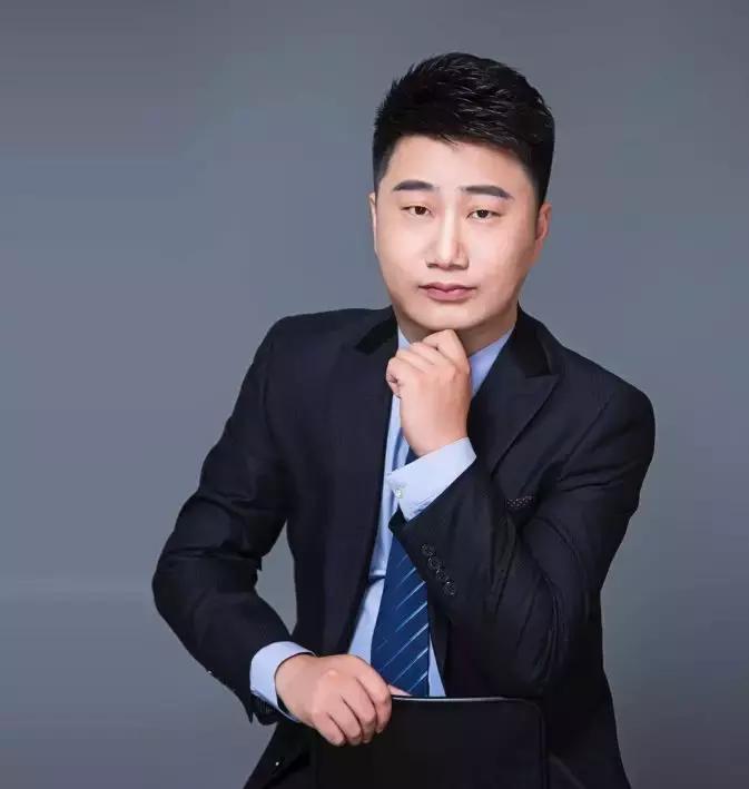 广告狗辞职创业卖沙拉，1个月15万单，连开16家店，月入300万！