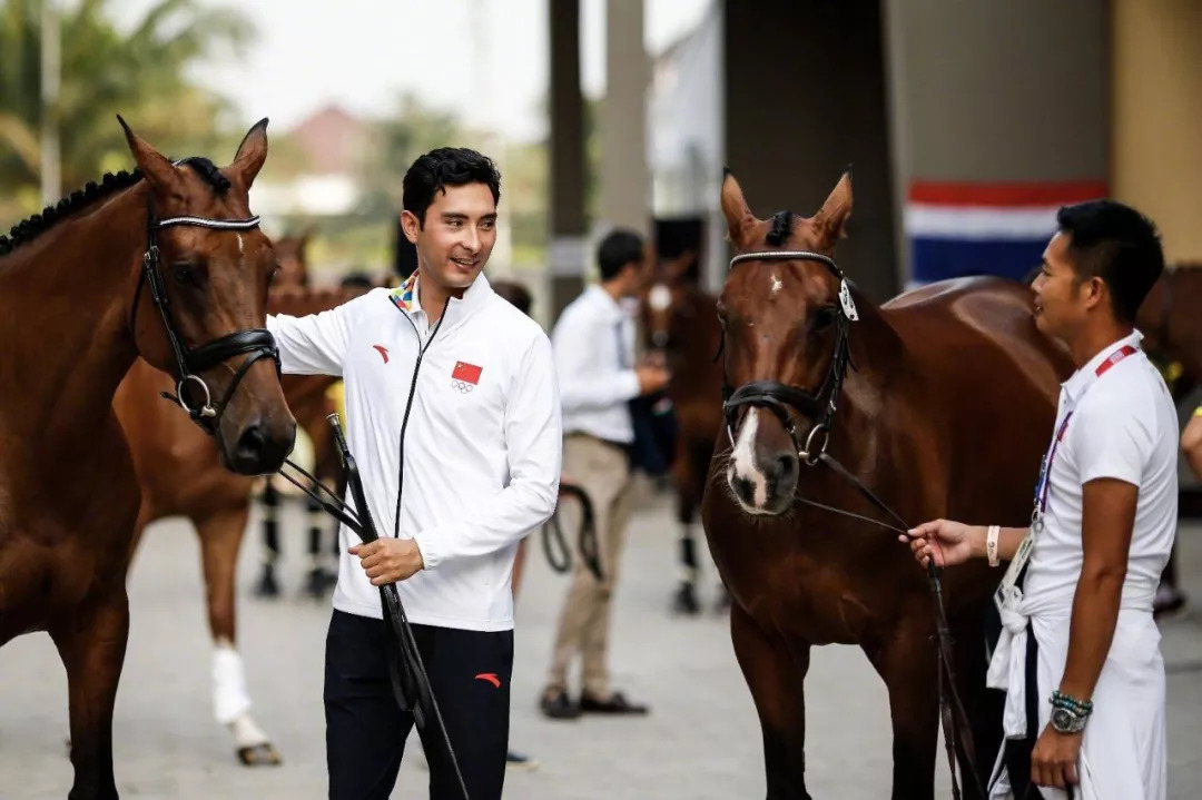 「京彩雅加达」马背上的绅士——华天