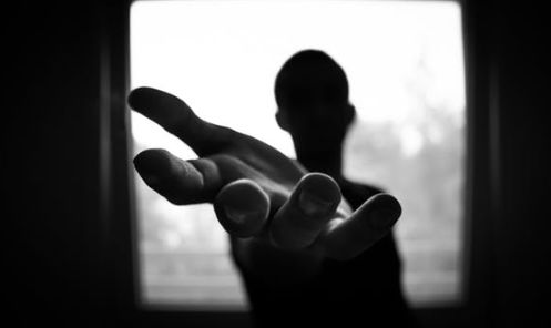 对别人很挑剔的人是什么样的人,那些希望别人不好的人是什么心态