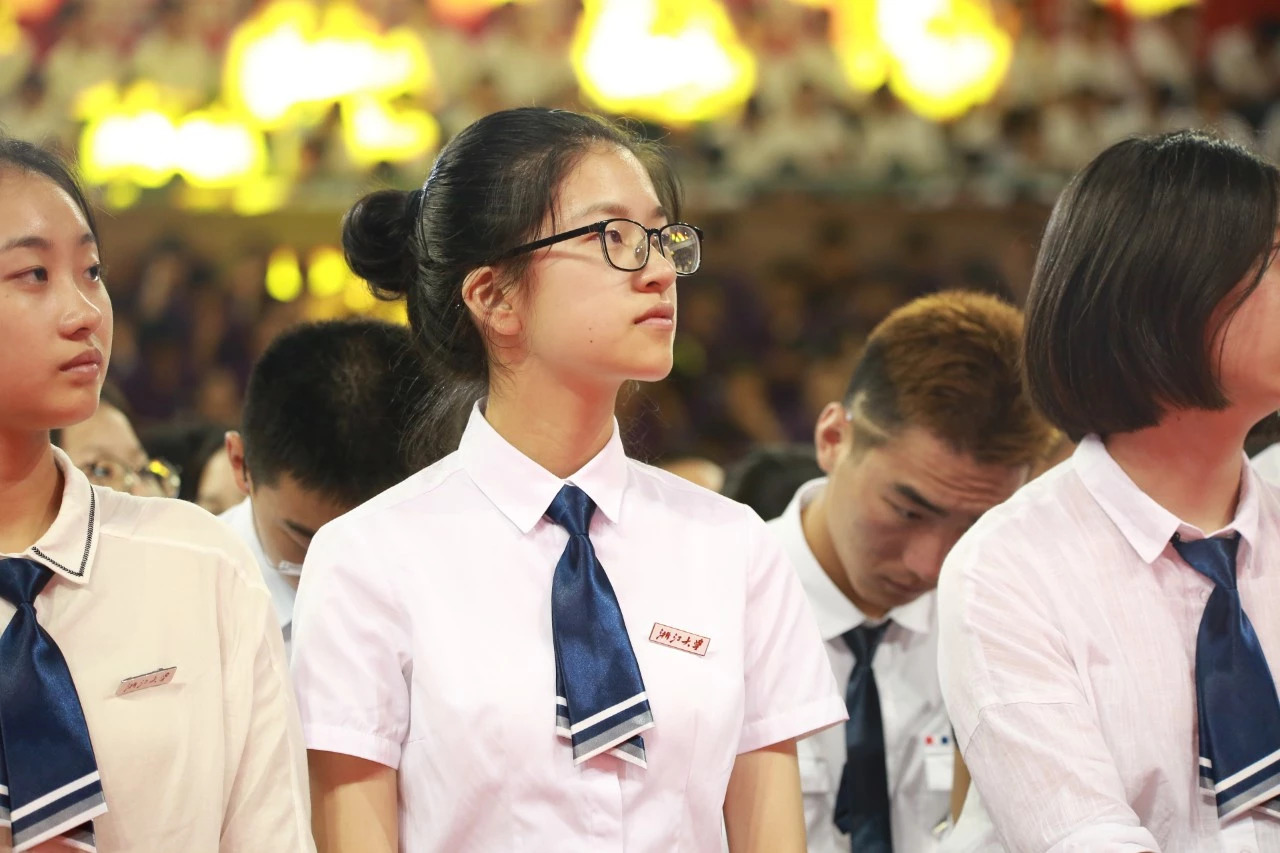 浙江的大学开学典礼,开学典礼浙江大学唱歌