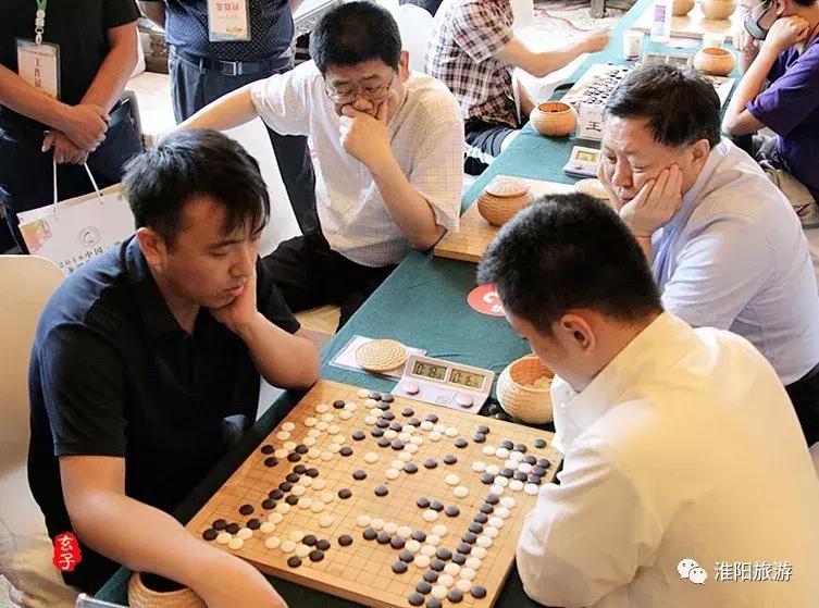 河南省政协副主席李英杰亲临淮阳“荷花杯”围棋棋王赛观战