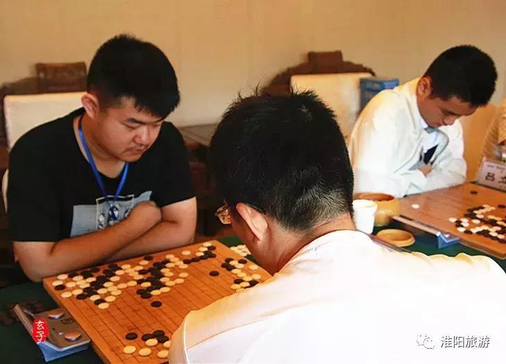 河南省政协副主席李英杰亲临淮阳“荷花杯”围棋棋王赛观战