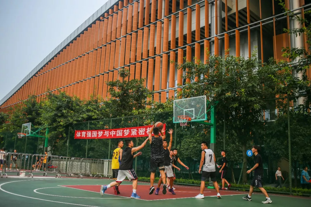 映象青白江｜汗流浃背才快活！傍晚的文体中心有最活力激情的一面！