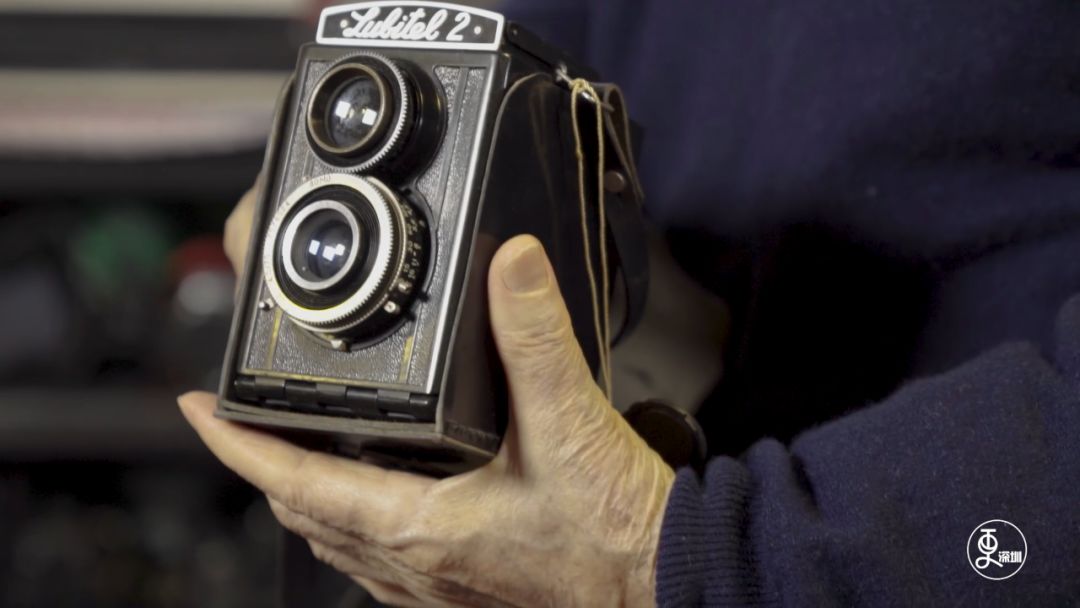 66岁老人因颜值走红年轻时的照片,66岁老人因颜值走红年轻时候照片