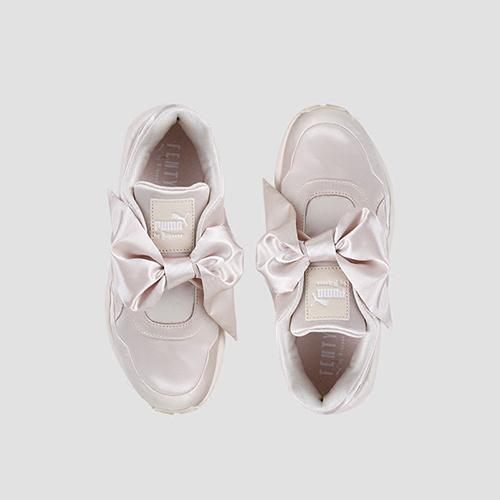 运动鞋怎么穿出通勤高级感,运动鞋这样穿不但知性优雅还减龄