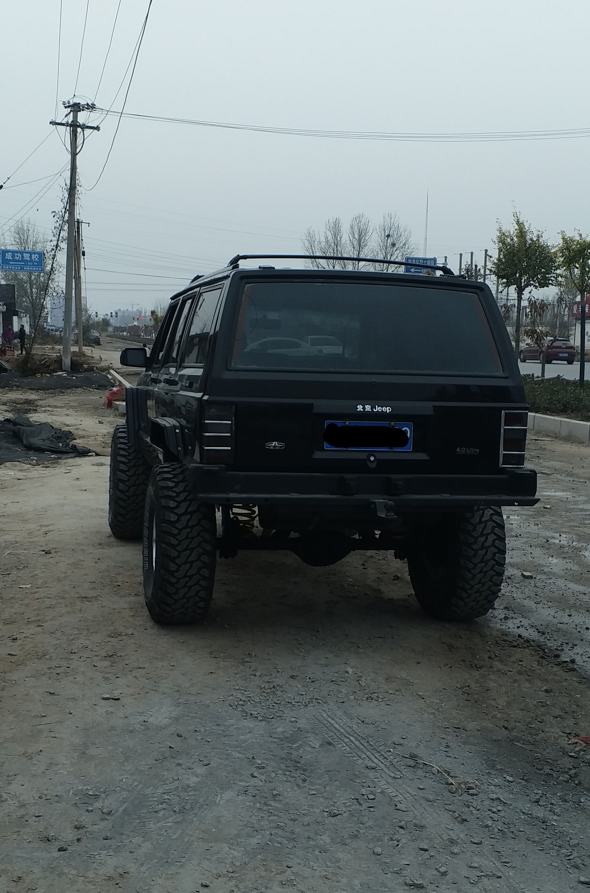 切诺基213改大脚,切诺基213升高5寸改装