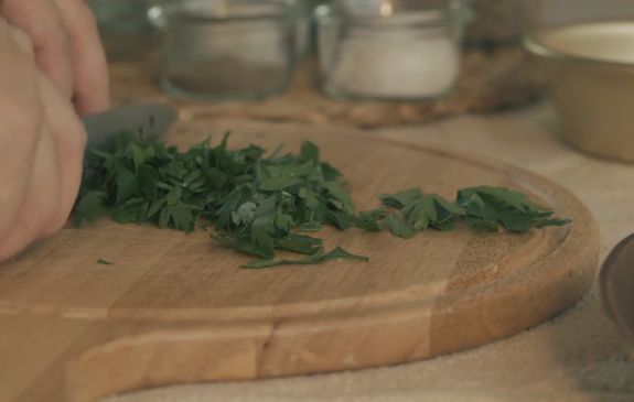 营养早餐让你精力充沛一整天,三个鸡蛋做欧姆蛋