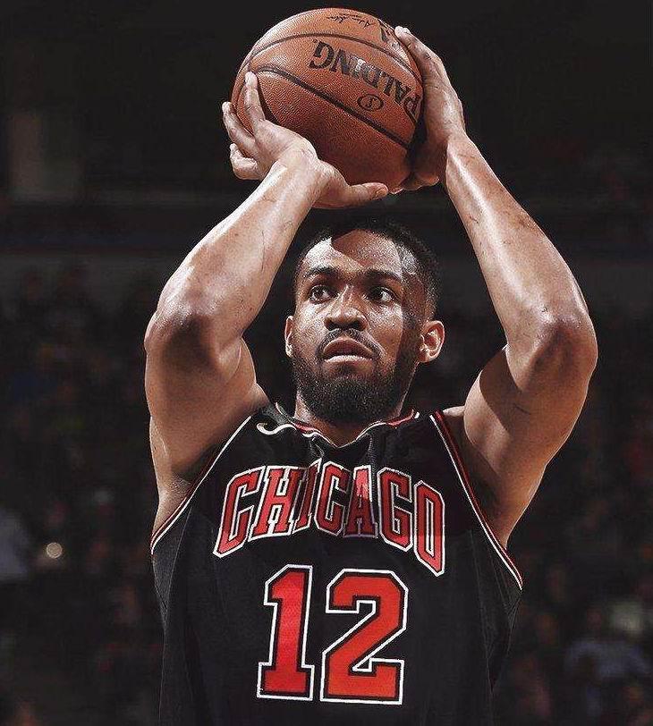 拿23岁“玻璃人”做球队核心，一签就俩，不怕3950万美元打水漂？