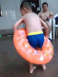 万名官兵参与山东灾后重建；想离就离？法律拟规定先冷静一个月；“女孩滴滴顺风车遇害案”嫌犯被批捕！