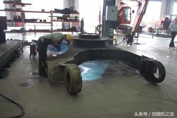 挖掘机翻新再制造全过程,挖掘机再制造