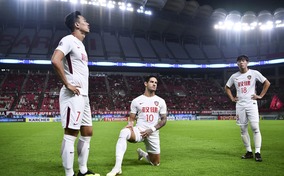 权健鹿岛实时比分,天津权健0:3完败保级队