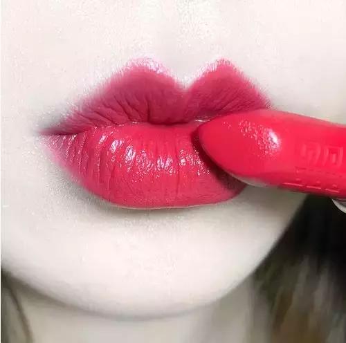 张馨予撩女生,张馨予的口红有哪些