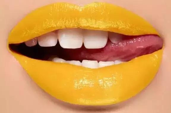 直男选口红？能笑一百年的灾难现场！说，你男人中招没？