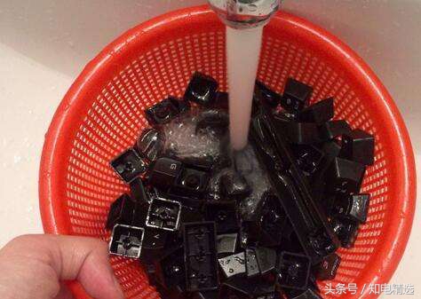 怎么正确清洗机械键盘,如何清洗机械键盘的正确方法