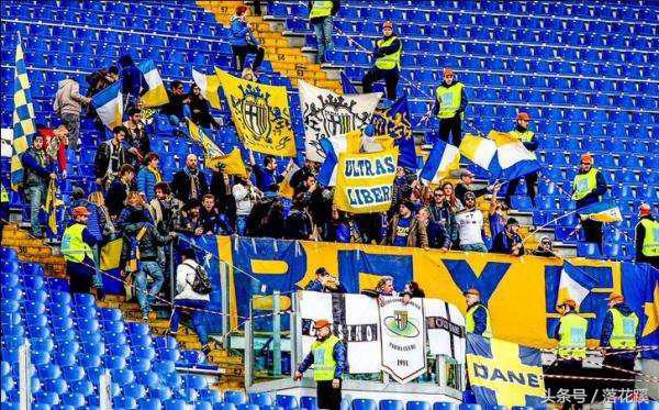 足球世界的猪坚强，这只球队告诉我们，不是皇马巴萨才叫伟大！