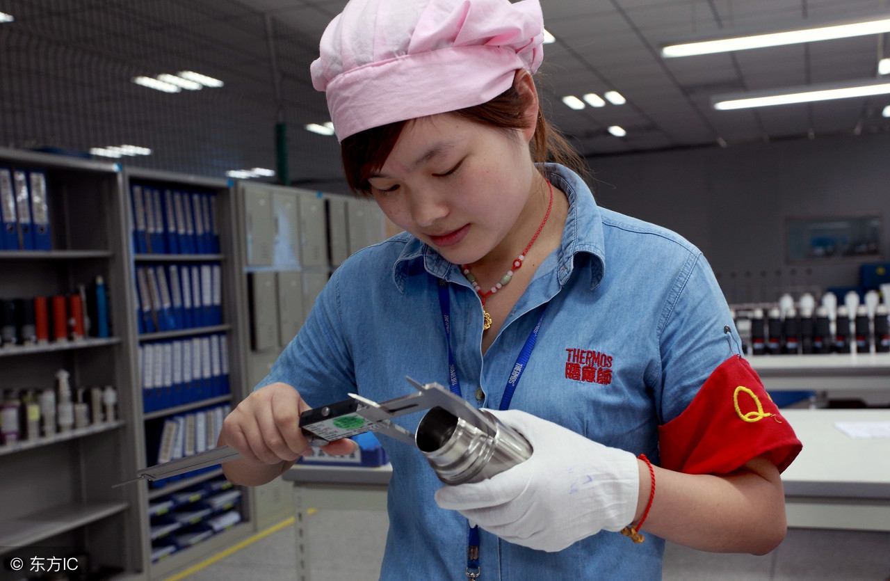 富士康到底是什么厂？老板是否对员工负责？网友说：黑厂！