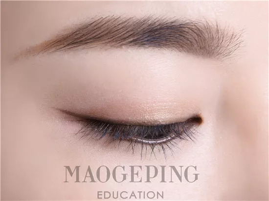 日常简单又好看的妆容应该怎么画,超简单的妆步骤