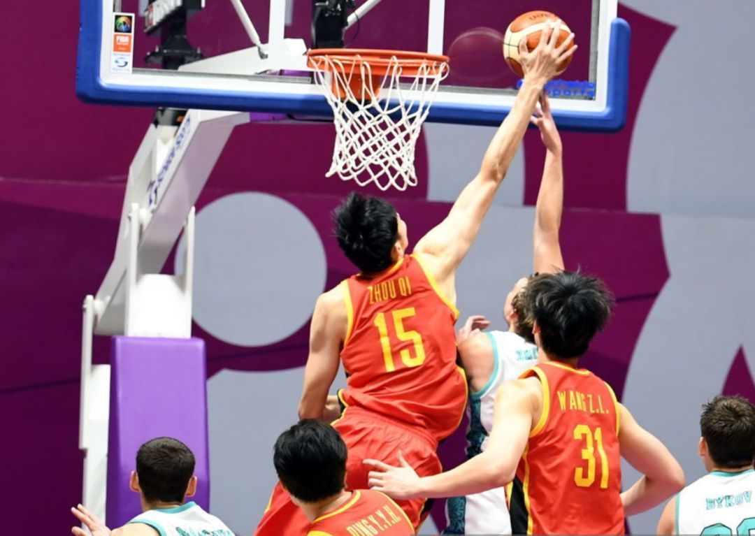 周琦出战22分钟完成暴扣,周琦逆天封盖