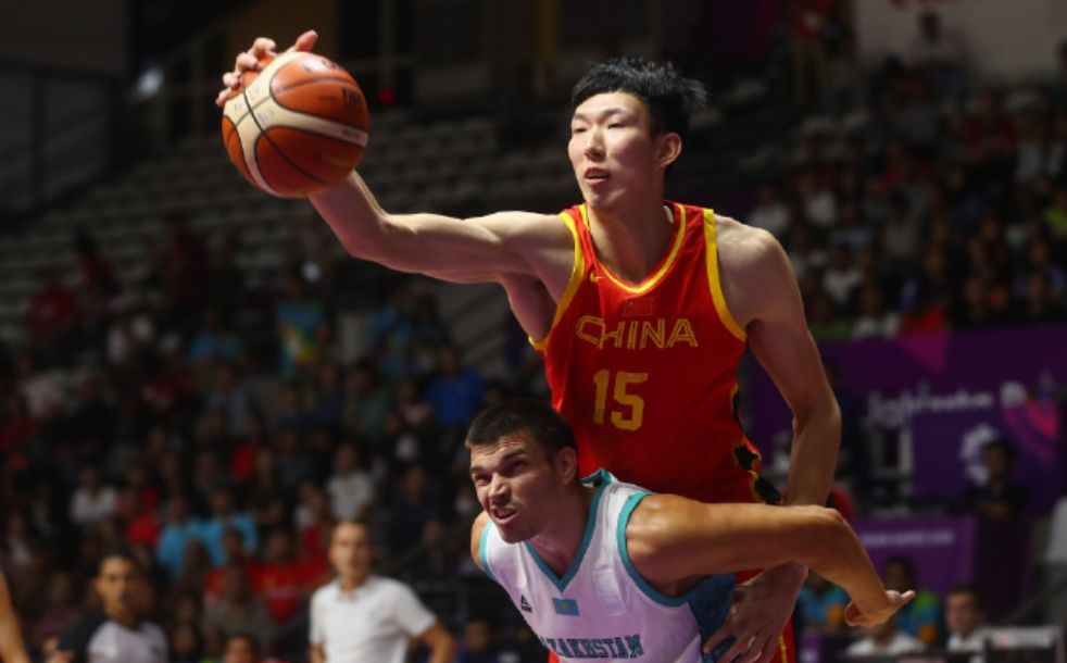 周琦出战22分钟完成暴扣,周琦逆天封盖