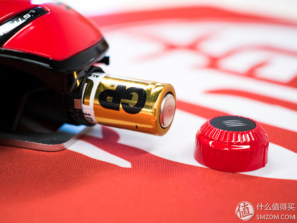 赛博朋克撞色鼠标测评,赛博朋克风发光线条