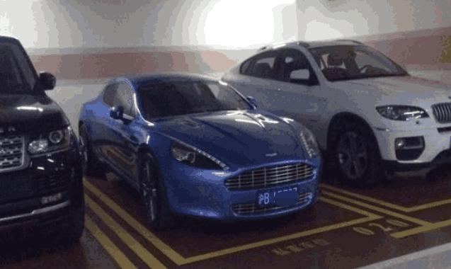 10万一平的小区，法拉利劳斯莱斯排排放，薛之谦就住这