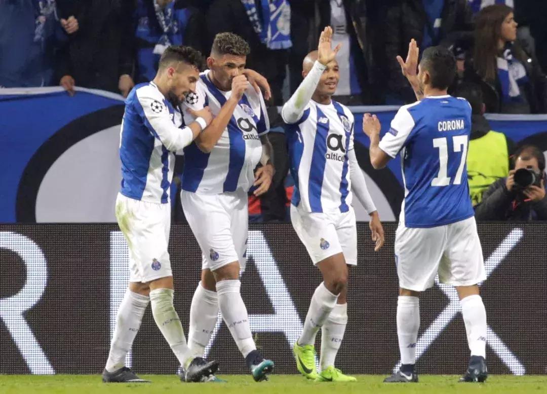 梅西c罗欧冠同组抽签视频,欧冠抽签c罗vs梅西