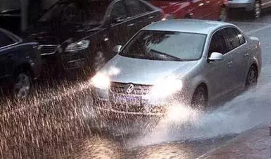 雨天车辆被淹怎么办？这三步一定要知道！