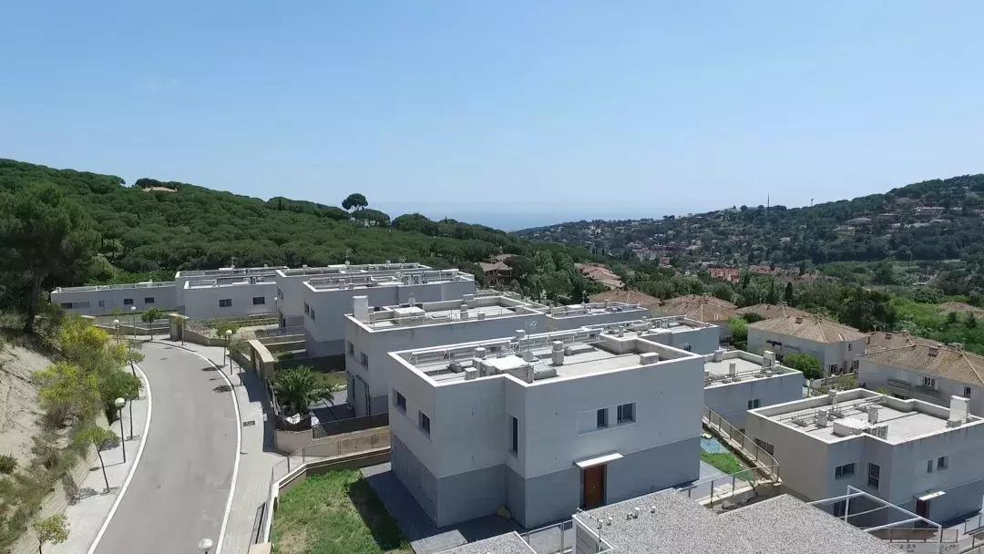 鐧芥墜璧峰浠庢惉鐮栧皬浼欏埌鍦颁骇澶т酣,浠庢湇鍔″憳鍒伴潪甯告湁閽辩殑鍦颁骇澶т酣