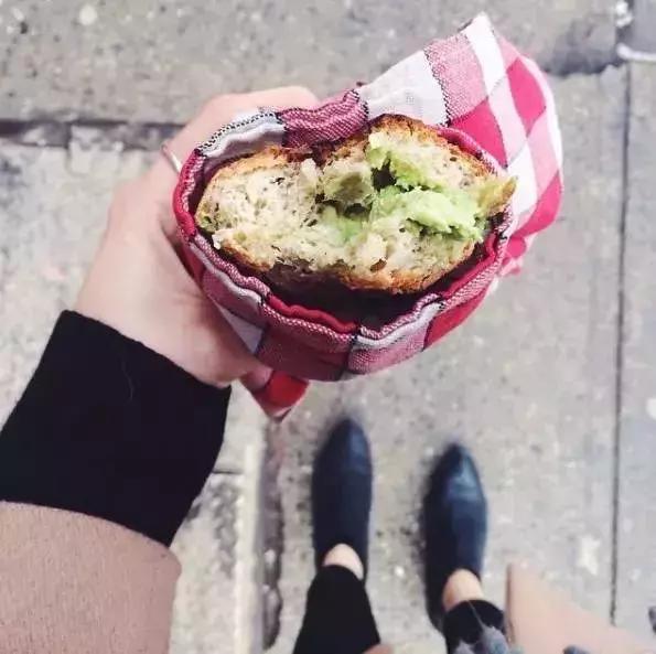 90后女孩践行零垃圾生活，四年产生的垃圾一个玻璃瓶就能装下……