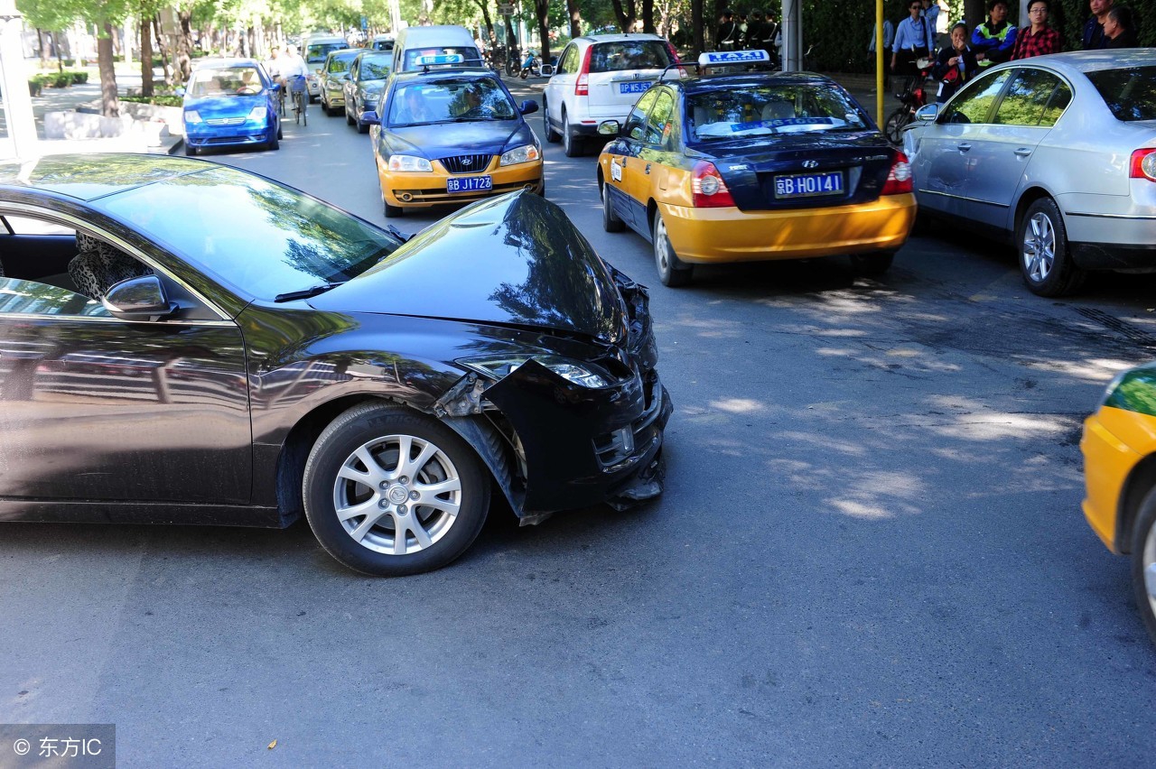 13年迈腾1.8t豪华版现在值得买吗,17年迈腾1.8t豪华版二手车多少钱