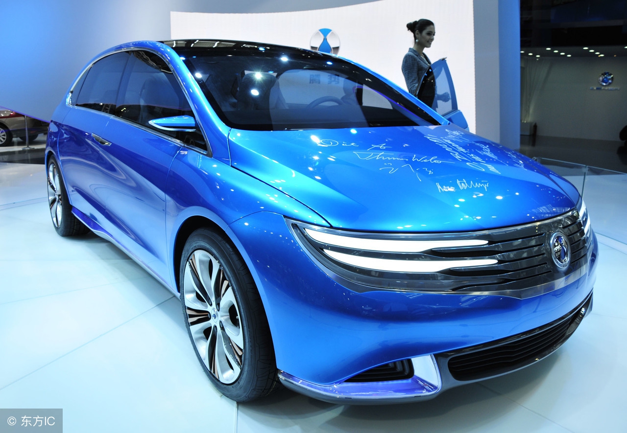 13年迈腾1.8t豪华版现在值得买吗,17年迈腾1.8t豪华版二手车多少钱