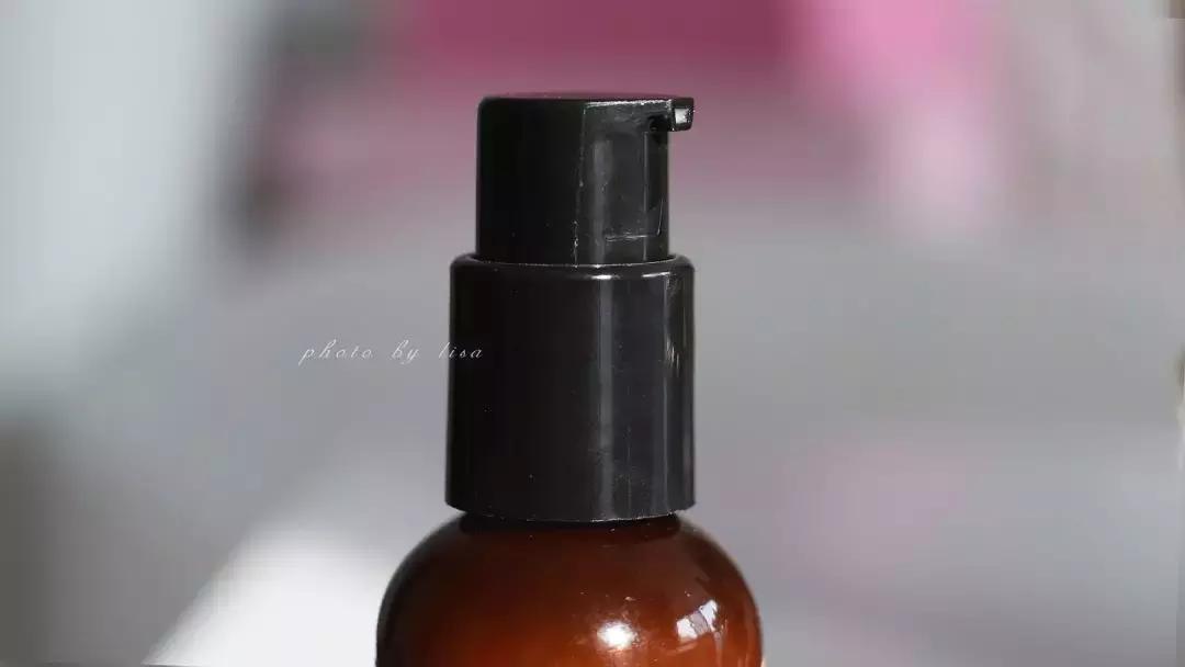 vc精华淡化法令纹暗沉,vc用了法令纹发黄