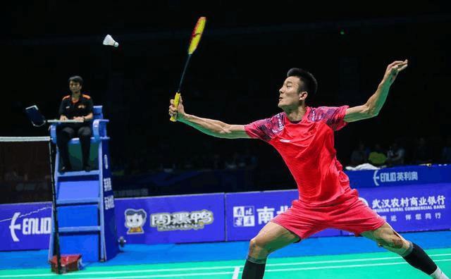 初学羽毛球需要找教练吗,羽毛球教练新手入门