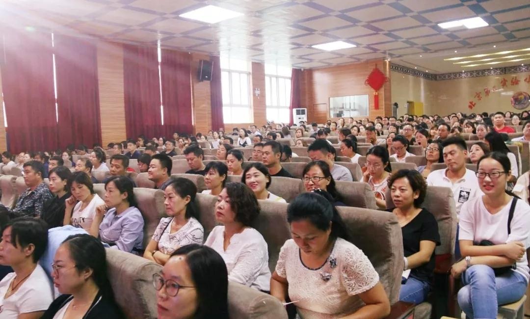 携爱起航,携爱启航共赴成长