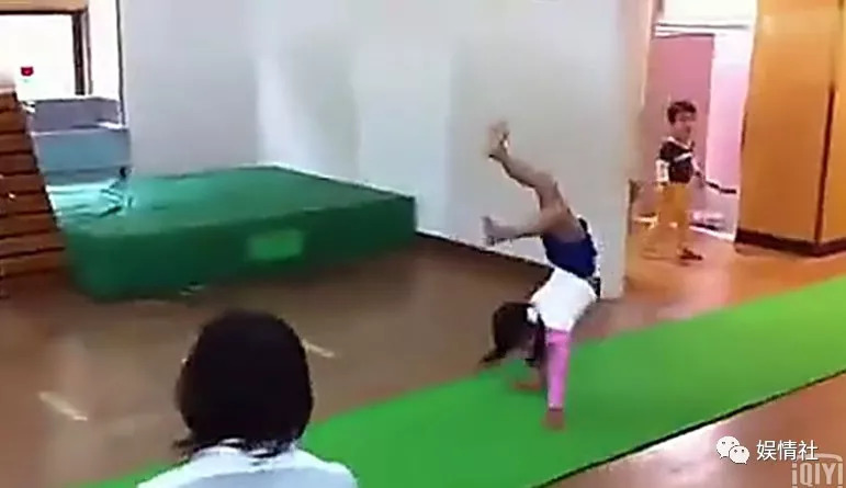 侧空翻儿童舞蹈,倒立日本幼儿园