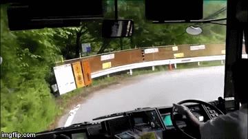 日本头文字d罗森,头文字d公交车过弯