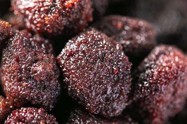 如何用糖杨梅酱腌制杨梅,冰糖腌杨梅的简单正确方法