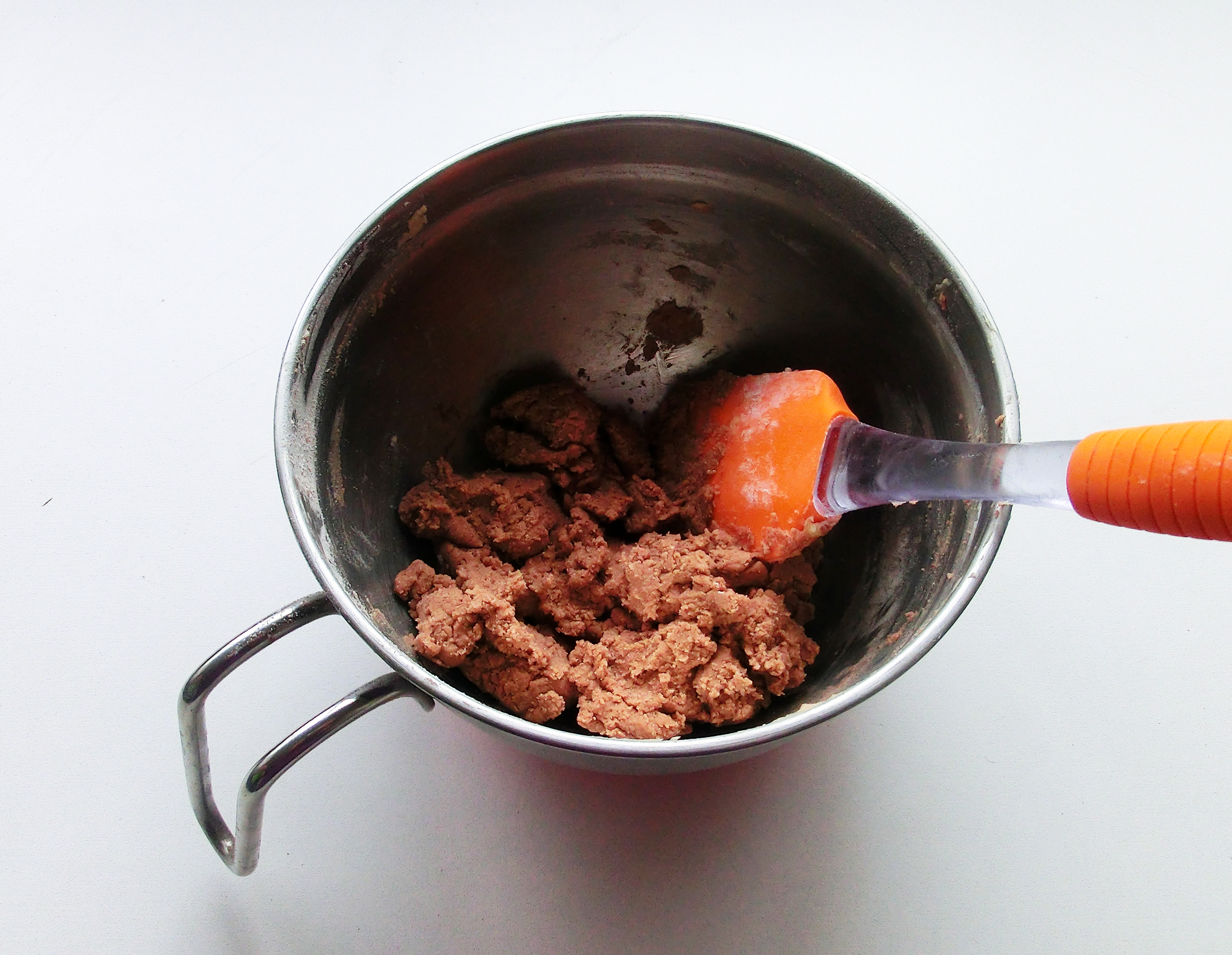 曲奇烤后花纹不消失,为什么曲奇饼干一烤就化成水了