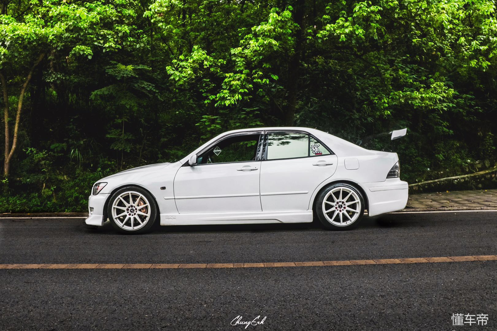 头文字d最恐怖的漂移,头文字d咬地鲨谁开的