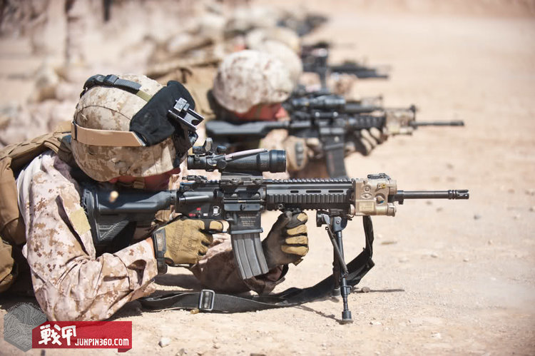 步枪手和机枪手,美国海军陆战队装备m27吗