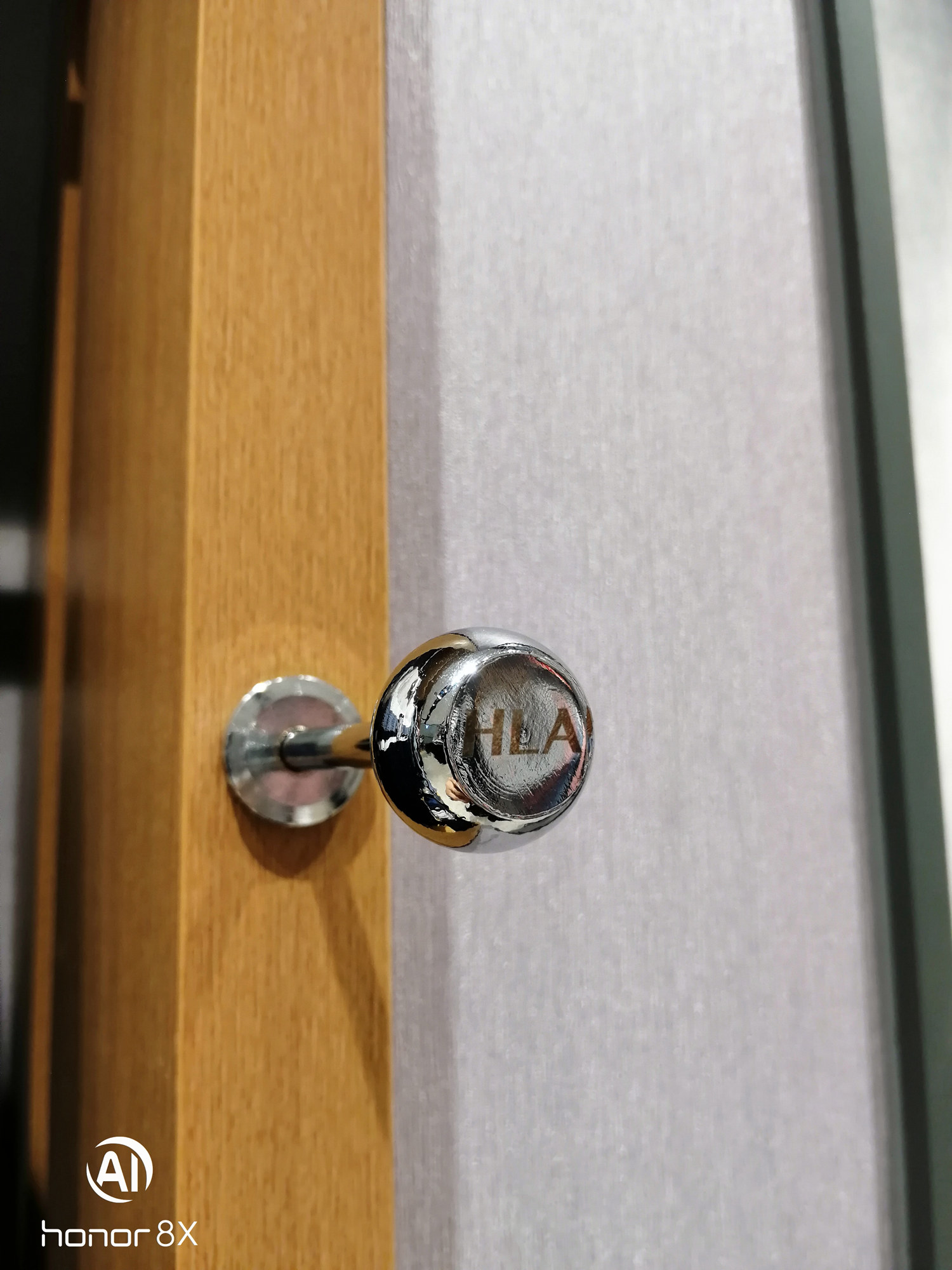 荣耀8x上手评测千元霸屏名不虚传,荣耀八魅海蓝