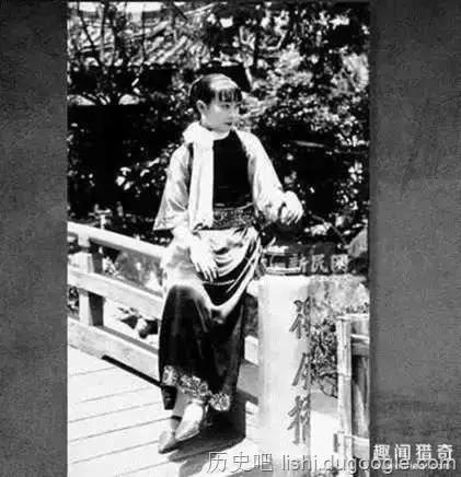 13岁被卖入*院妓**，21岁成为*楼青**头牌，遇到张伯驹，相知相守五十年