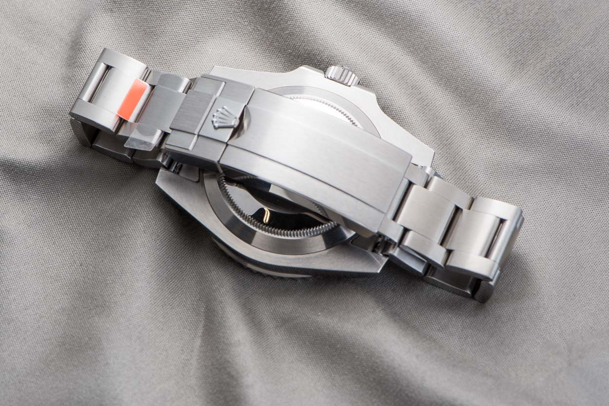 欧米茄海马和黑水鬼,欧米茄海马vs劳力士潜航者