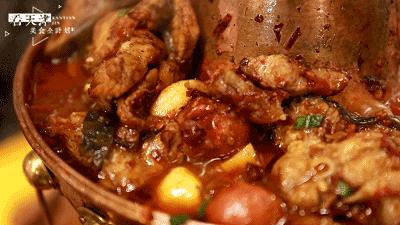 双层香辣牛蛙锅,双层炭火牛蛙锅