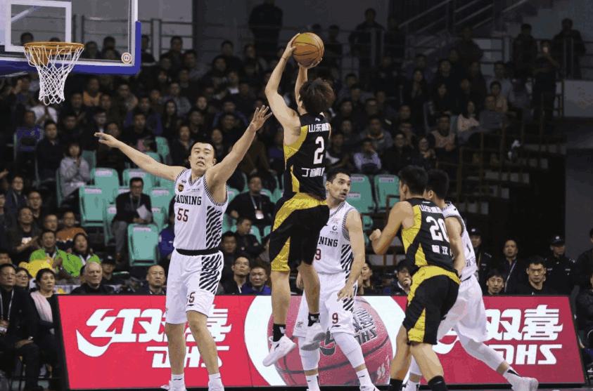 新老东家都要谢，敬业的莫泰再展高情商，祝福小丁向新援传授经验