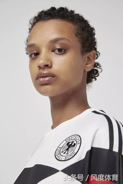 怎样穿球衣才不会怪怪的,怎么穿球衣不露腋下